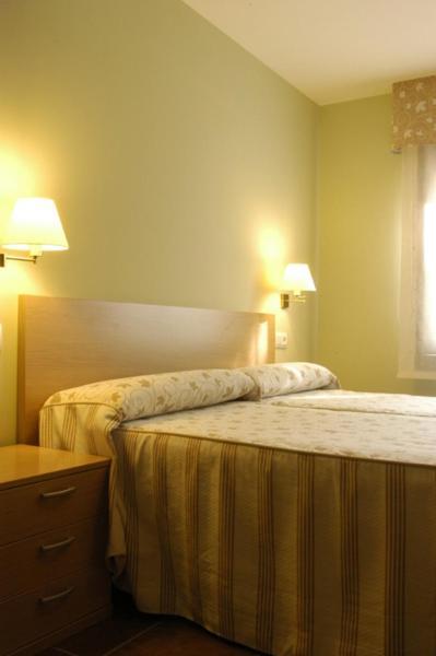 Aparthotel Tres Caminos El Grado Exterior photo
